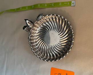 #10 - $80 Sterling scalloped nut dish with acorns 124 gr 