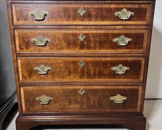 Henredon Bachelors Chest