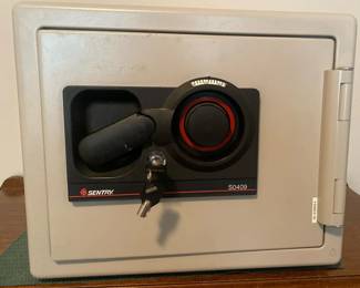 Sentry S0409 Personal Safe
