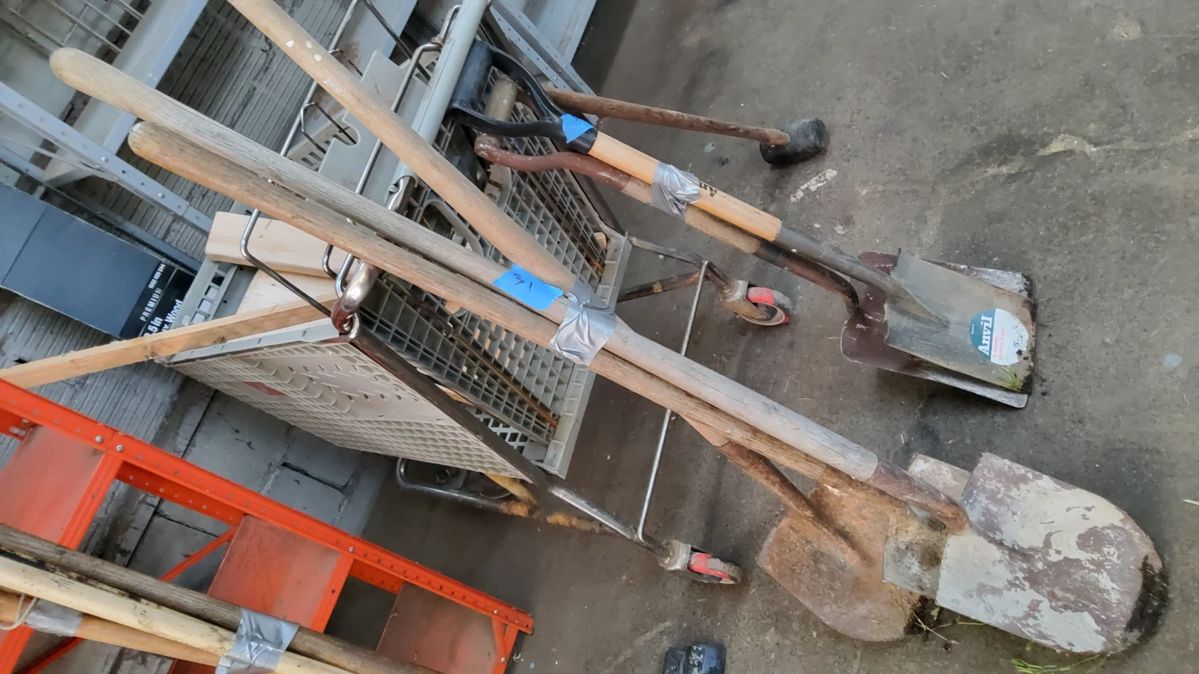 HUGE LOT OF YARD TOOLS in Lorain, OH starts on 5/8/2024