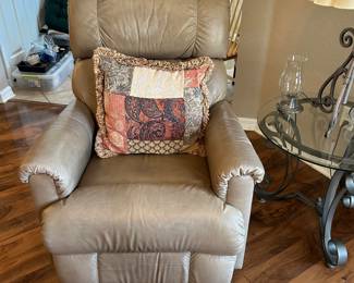  2 LA-Z-BOY Leather Recliners, Manual, Light Taupe color