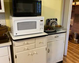 Microwaves, cabinets 