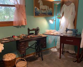 New queen, treadle, sewing machine, Morse sewing machine 