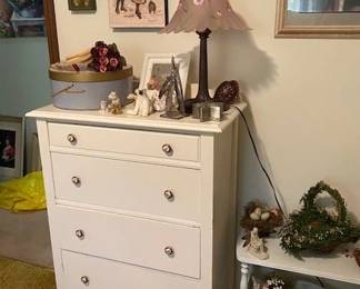 Fenton table lamp, dresser, decor