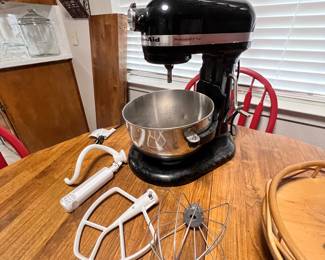 Kitchen Aid mixer in classic black! 