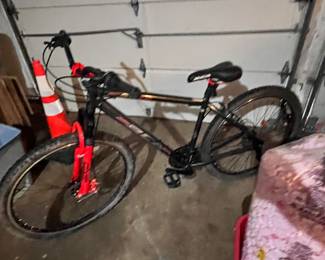 1 of 2 Modern bicycles that are in good shape ,  they just need tubes for $4-$6 each from Wallyworld or Targgét!