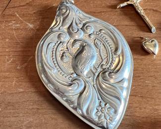 Such high relief on this one.