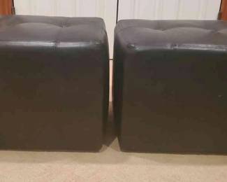 2 Matching Ottomans