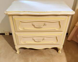 THOMASVILLE - FRENCH PROVENCIAL STYLE NIGHTSTAND - $20