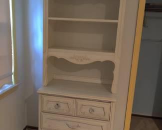 THOMASVILLE - FRENCH PROVENCIAL STYLE 3 DRAWER DRESSER W/BOOKSHELF - $40