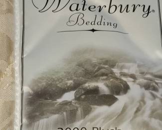 WATERBURY - FULL MATTRESS & BOXSPRING- $40