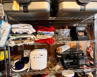 suitcases, dish sets, Bread machine