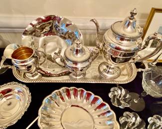 Silver plate set includes tray