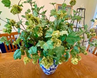 Floral arrangement silk