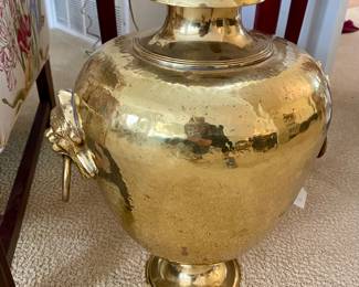 Decorative urn