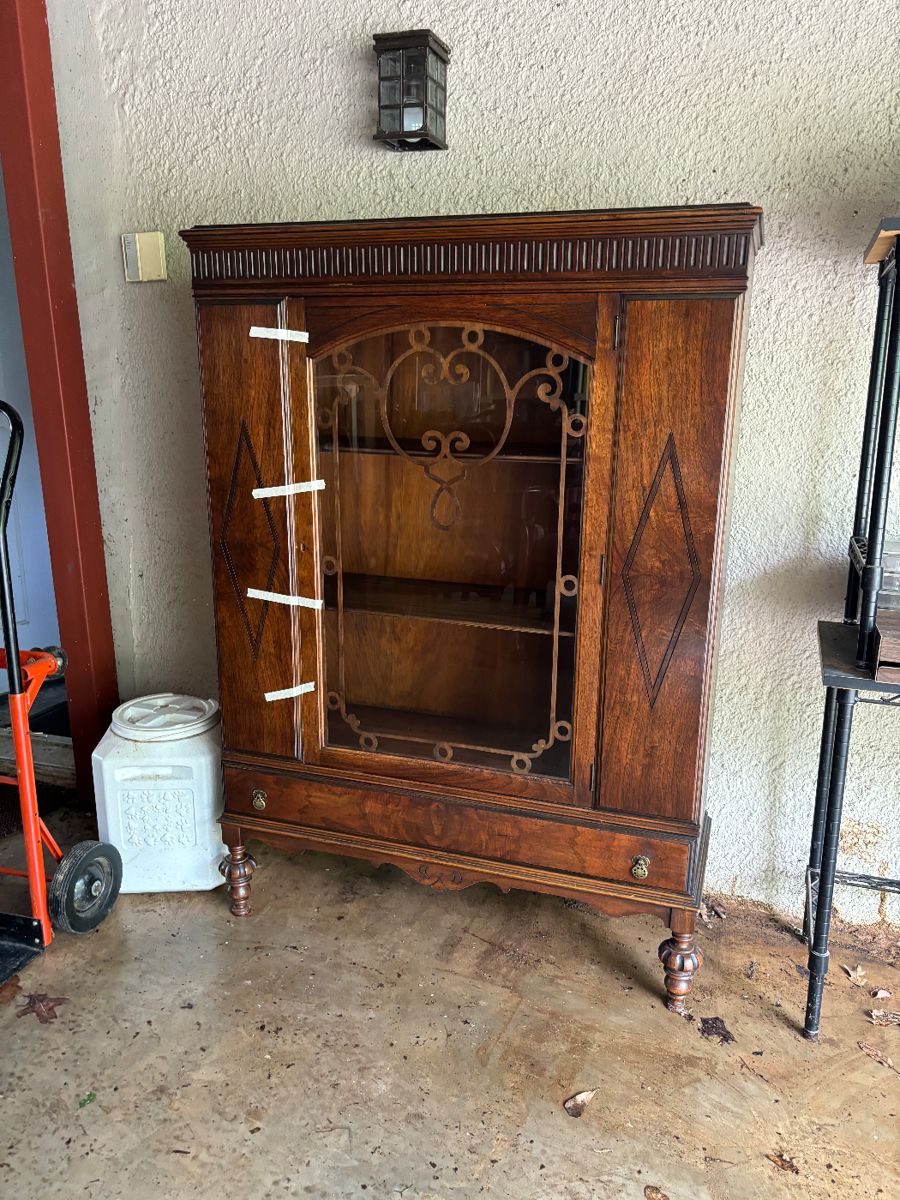 Heights Estate Sale by Rook’s Antiques starts on 5/9/2024