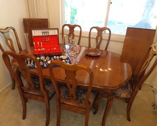 Dining table, 2 leaves, 6 chairs