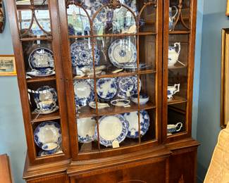 Love these China Cabinet with beautiful fretwork and look at our beautiful Flow Blue