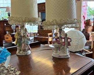 Love these French Provincial Lamps.