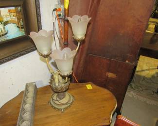 1930s lamp w/metal base