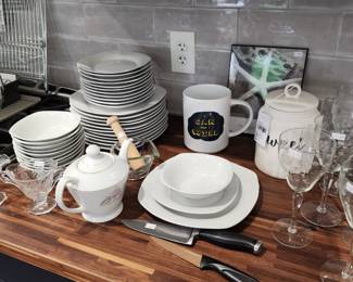 Plate Sets, Wine Glasses 