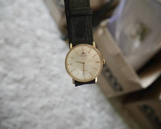 Vintage LeCoultre gold mens watch