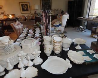 Lenox dinner service and other pieces.