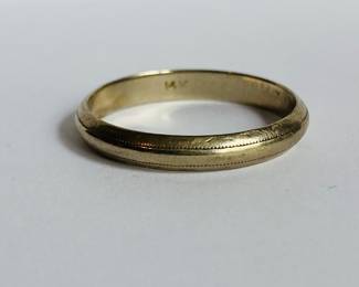 14 karat white gold ring