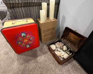 Vintage Barbie case with Barbie and clothing