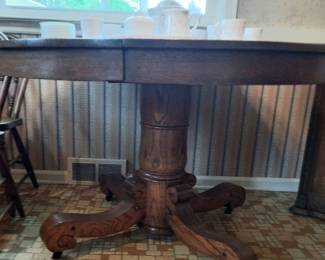 Well Built Solid Oak Round Table