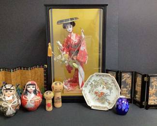 009 Japanese Decor Geisha, Kokeshi Wood Dolls, Wedding dolls, Iris Screen, Plate, Vase, Cork Screen