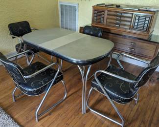 LOT #1 - Retro table with 4 hand tooled leatherette chairs by Romito Donnelly