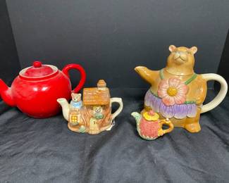 Bears A Red Tea Pot