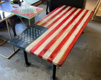 Flag table
With industrial
Legs