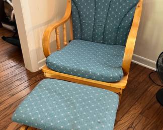 Oak glider with footstool