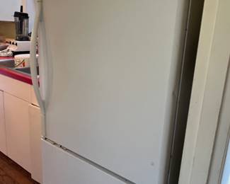Maytag refrigerator/freezer