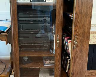 Stereo cabinet with components