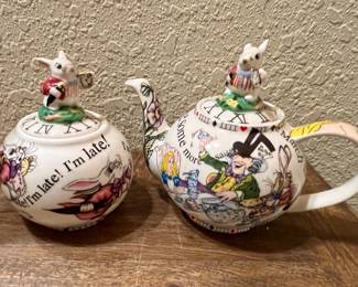 Cardew Collectibles Alice in Wonderland items