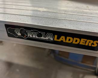 Gorilla Platform Step Ladder