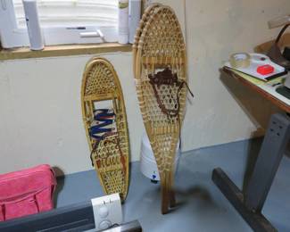 2 Pair Snowshoes
