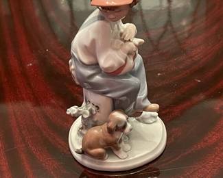 This Sale has a Ton of Lladro and Other Figurines