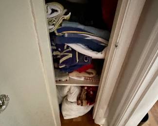 Bathroom Towels & Linens