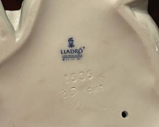 This Sale has a Ton of Lladro and Other Figurines