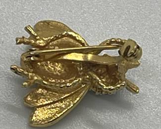 Beautiful Vintage Bee Brooch Pin