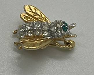 Beautiful Vintage Bee Brooch Pin