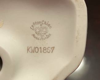 This Sale has a Ton of Lladro and Other Figurines