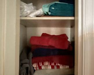 Bathroom Towels & Linens