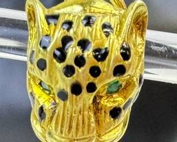 Single 14k Gold Leopard Earring

Measures about .5 inches. 