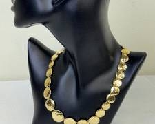 Artisan Hand Crafted 14k Gold Necklace by Erica Bouza 

Stylish design! Measures 15"

Weight: 24.52 grams 