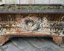 Vintage Metal Planter 

Item in vintage condition with wear which enhances the appearance! 

Measures 28" x 14" x 13.5" 